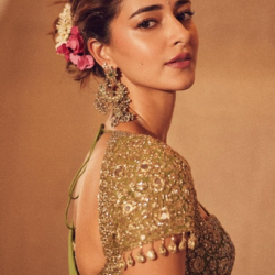 Bollywood Buzz: Malaika, Kareena, Shilpa, Sunny & More – Latest Glam, Films, and Family Updates